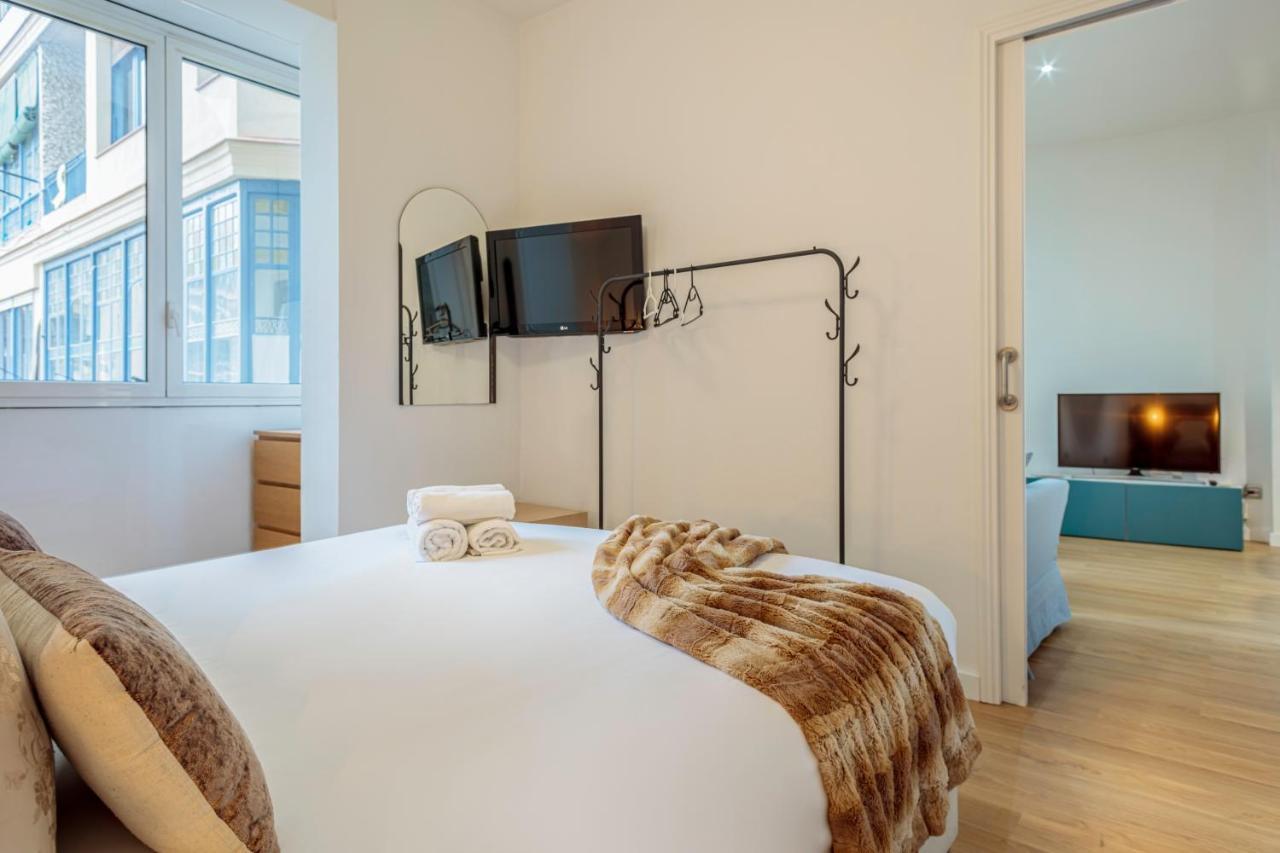 The Gaudi Suites II Barcelona Exterior photo