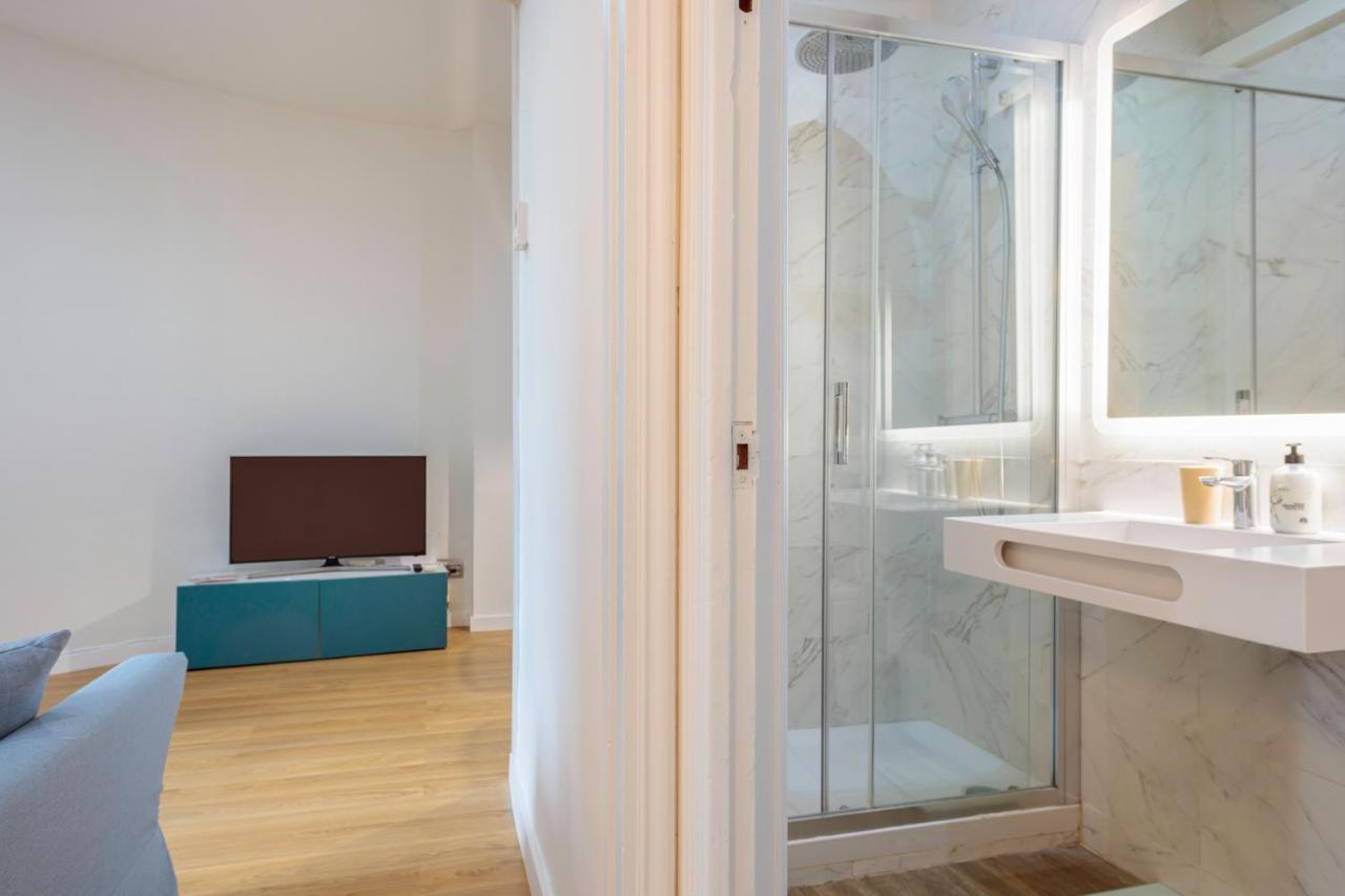 The Gaudi Suites II Barcelona Exterior photo