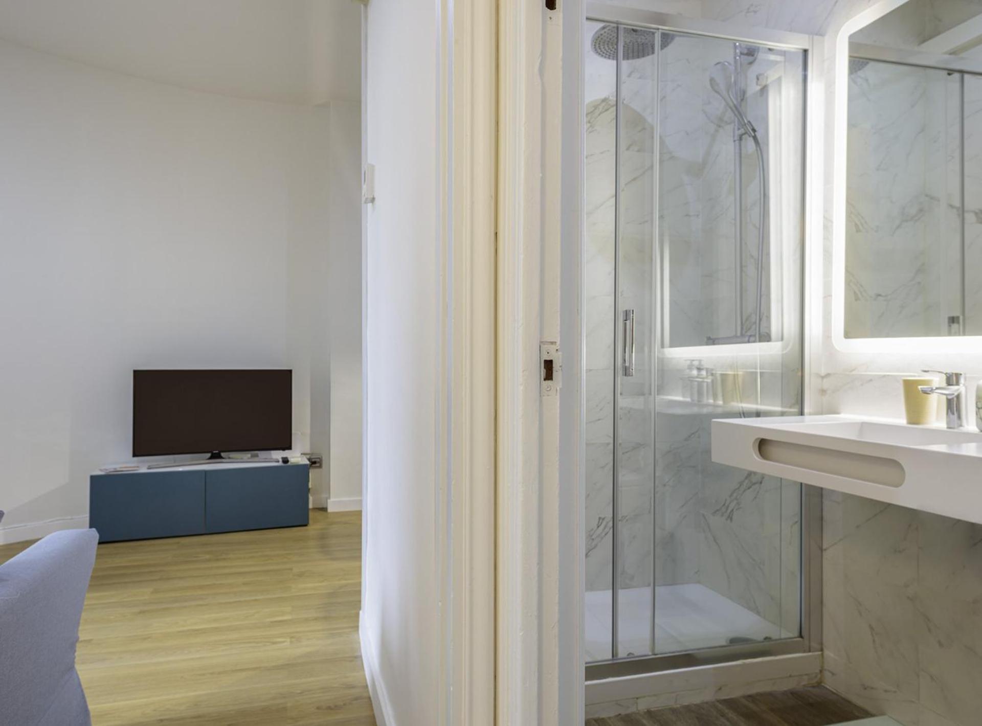 The Gaudi Suites II Barcelona Exterior photo