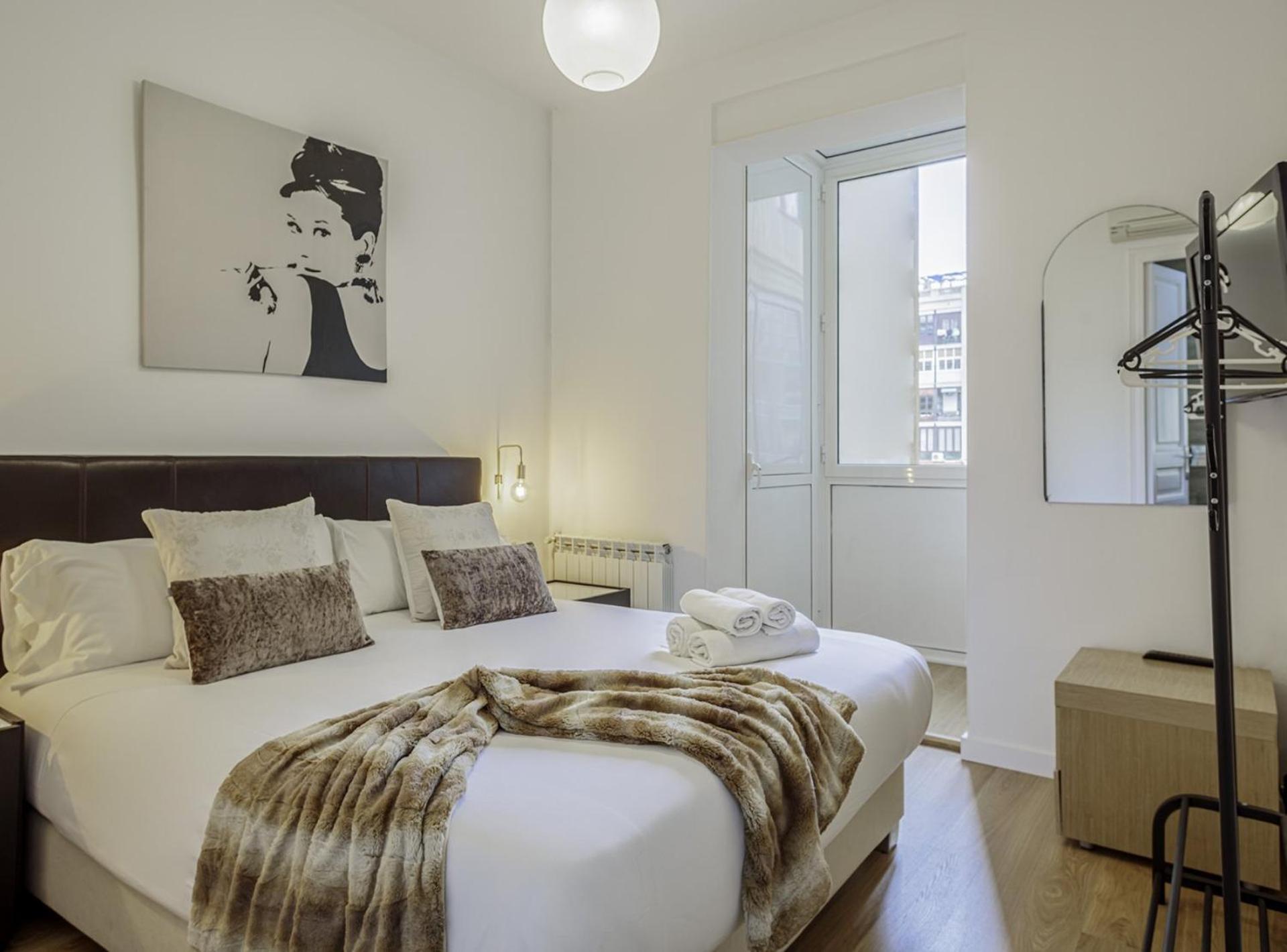 The Gaudi Suites II Barcelona Exterior photo